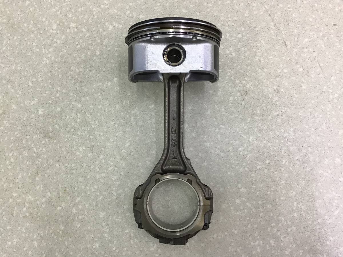 Поршень с шатуном Infiniti QX56 (JA60) 2004-2010 Поршень с шатуном Infiniti QX56 (JA60) 2004-2010