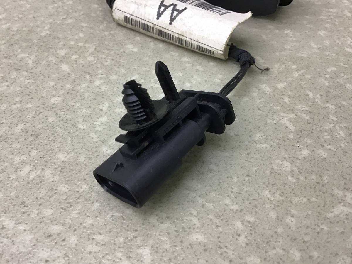 Кнопка открывания багажника Land Rover Discovery 5 (L462) 2016-2022 Кнопка открывания багажника Land Rover Discovery 5 (L462) 2016-2022