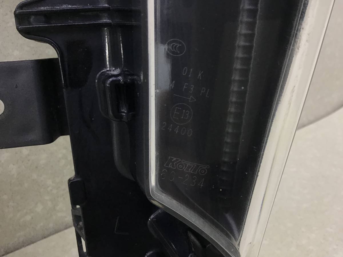 Фара противотуманная левая Lexus LX450D /570 (VDJ201) 2015-2022 Фара противотуманная левая Lexus LX450D /570 (VDJ201) 2015-2022