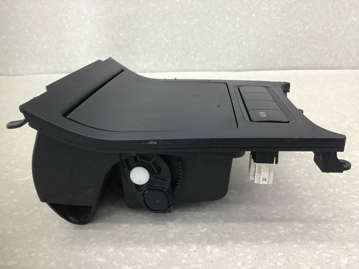Пепельница передняя Volkswagen Jetta (1K) 2006-2011 Пепельница передняя Volkswagen Jetta (1K) 2006-2011