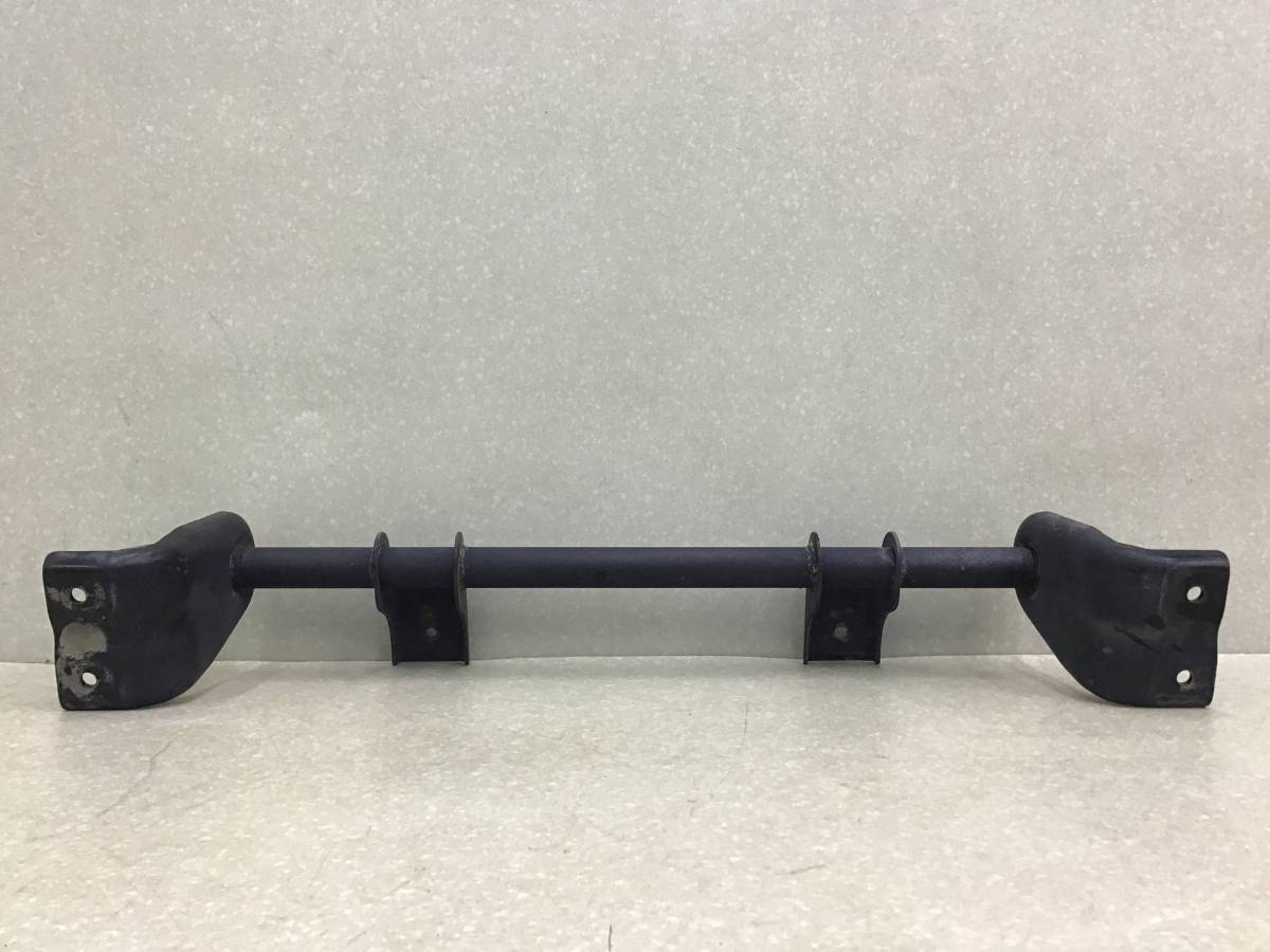 Кронштейн радиатора Hyundai HD 35-78 2003> Кронштейн радиатора Hyundai HD 35-78 2003>