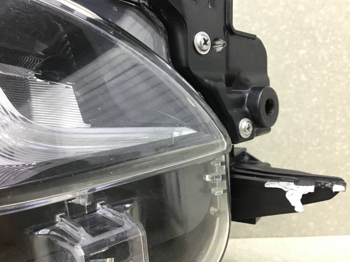 Фара правая Toyota Fortuner (GUN156, TGN156) 2015-н.в. Фара правая Toyota Fortuner (GUN156, TGN156) 2015-н.в.