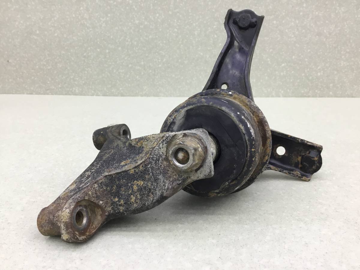Опора двигателя правая Toyota Camry (V40) 2006-2011 Опора двигателя правая Toyota Camry (V40) 2006-2011