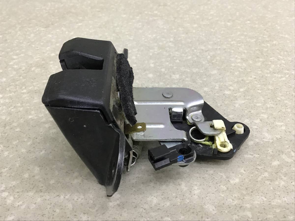 Замок багажника Hyundai Tucson (JM) 2004-2010 Замок багажника Hyundai Tucson (JM) 2004-2010