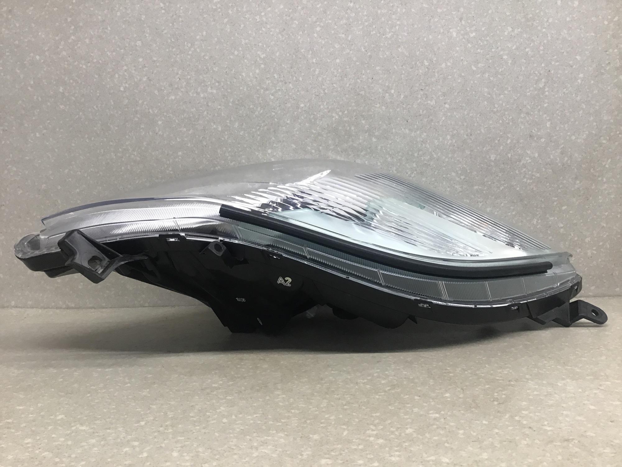 Фара правая Toyota Vitz P90 2005-2011 Фара правая Toyota Vitz P90 2005-2011