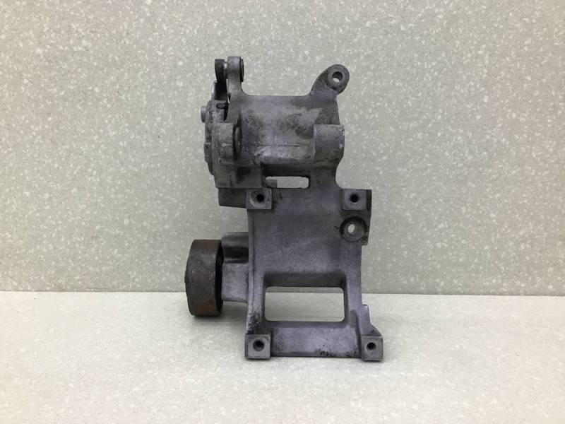 Кронштейн кондиционера Toyota Land Cruiser Prado 3 (GRJ120W) 2002-2009 Кронштейн кондиционера Toyota Land Cruiser Prado 3 (GRJ120W) 2002-2009
