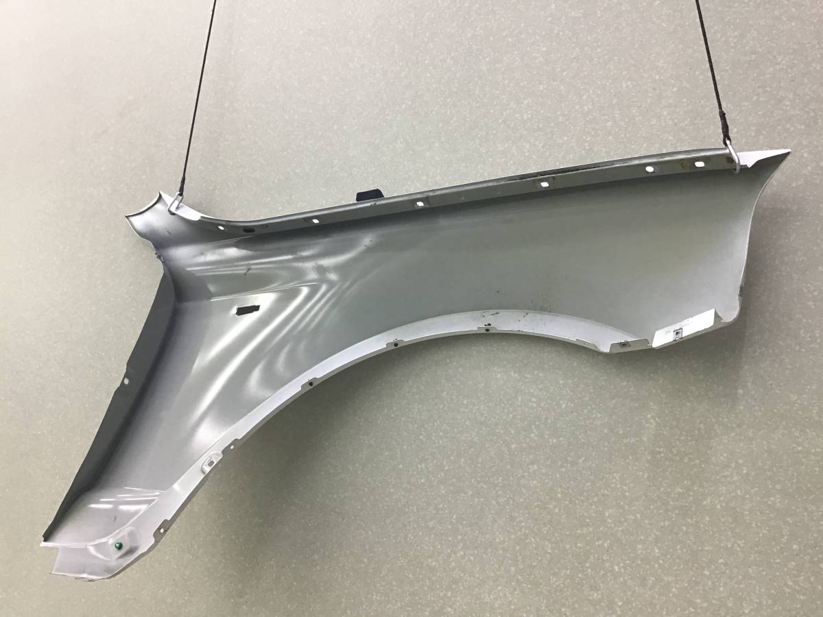 Крыло переднее левое BMW X3 E83 2004-2010