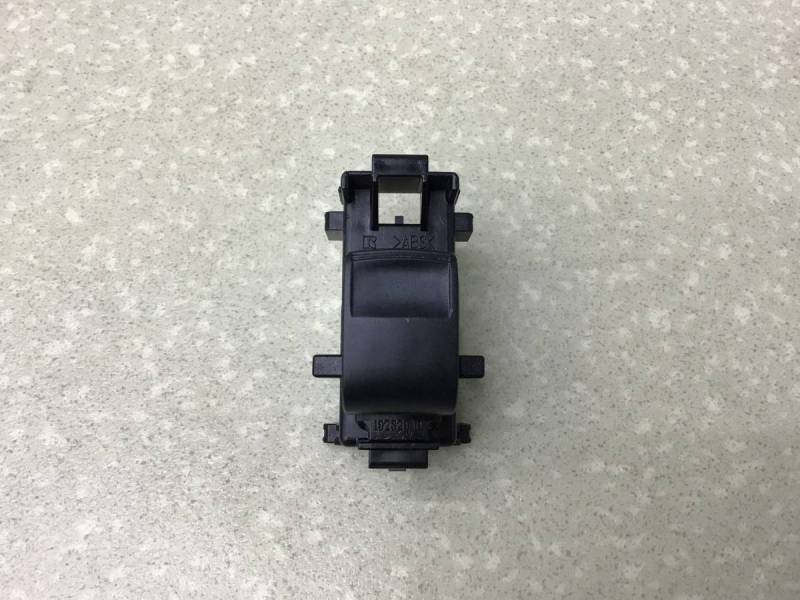 Кнопка стеклоподъемника Toyota Highlander (U40) 2007-2013 Кнопка стеклоподъемника Toyota Highlander (U40) 2007-2013