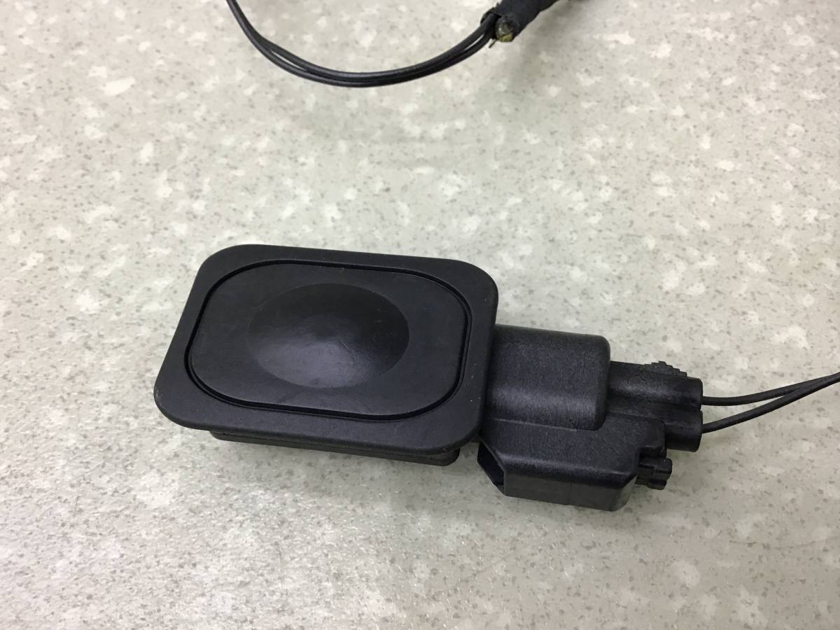 Кнопка открывания багажника Land Rover Discovery 5 (L462) 2016-2022 Кнопка открывания багажника Land Rover Discovery 5 (L462) 2016-2022