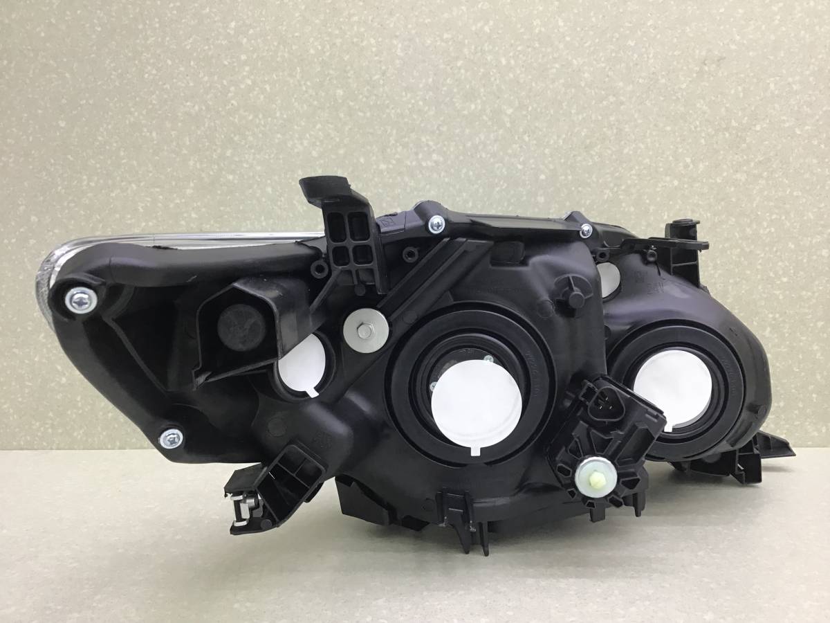 Фара левая Toyota Corolla (ZZE150) 2006-2013 Фара левая Toyota Corolla (ZZE150) 2006-2013