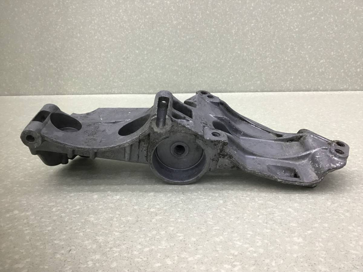 Кронштейн генератора Renault Megane (2) 2002-2009 Кронштейн генератора Renault Megane (2) 2002-2009