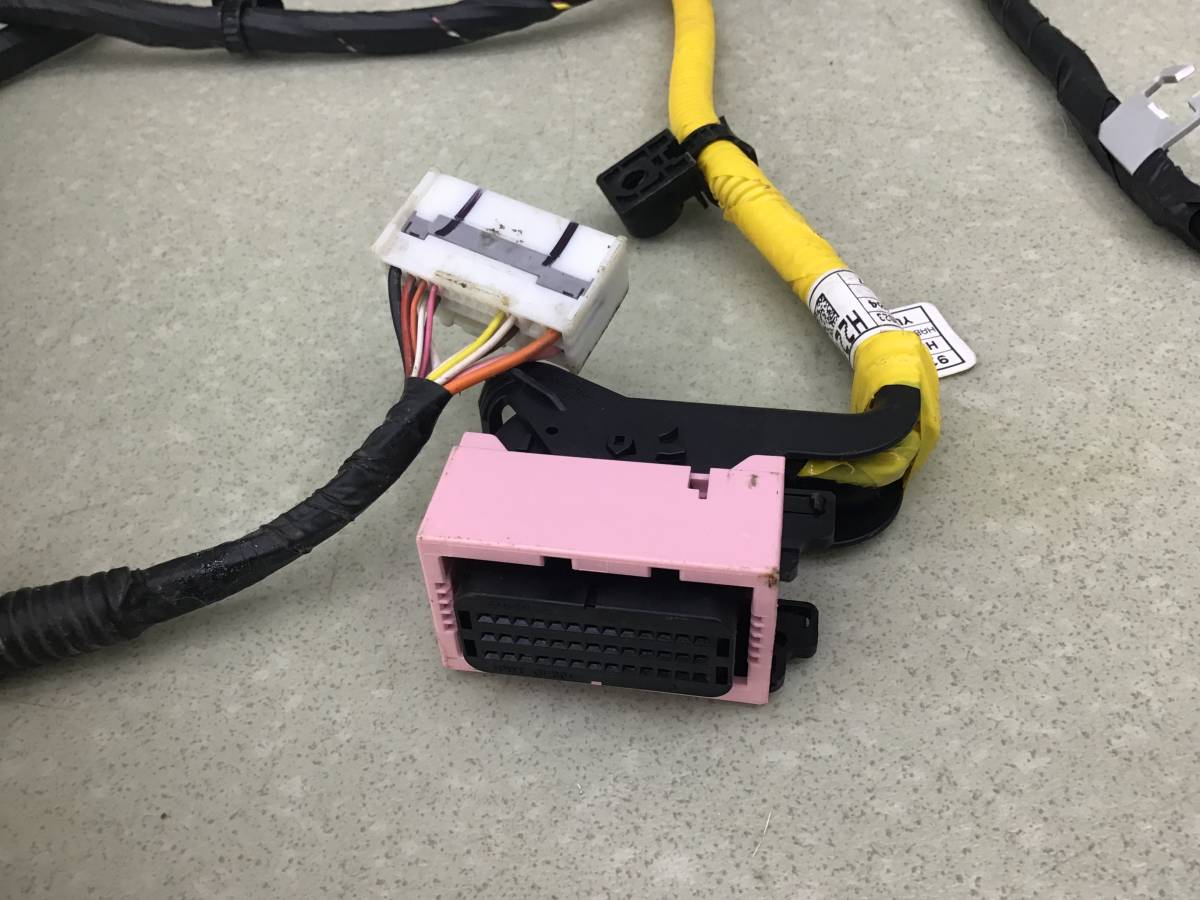 Проводка салона Hyundai Solaris 2 (HCR) 2017-2020