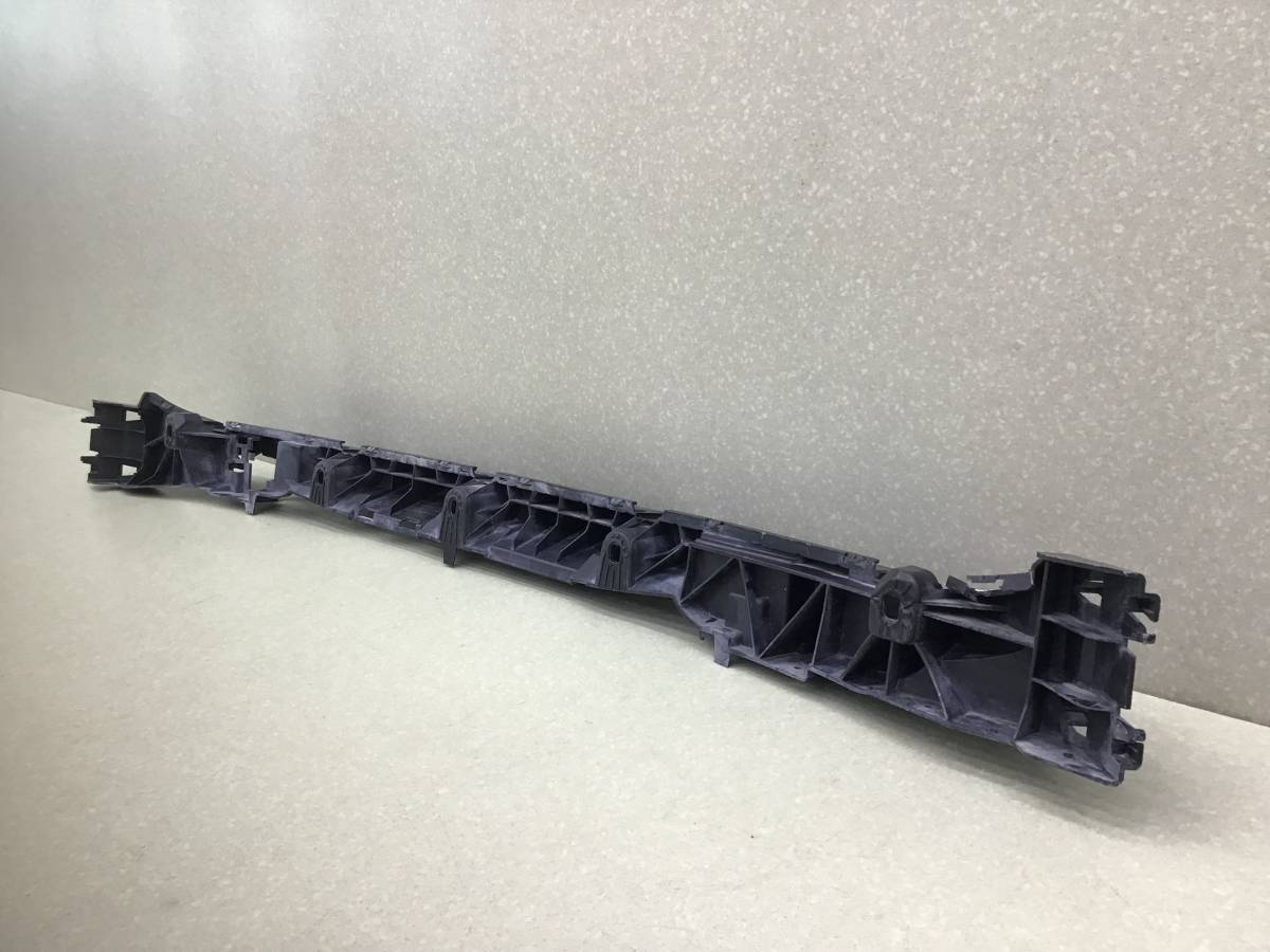 Кронштейн заднего бампера Audi Q8 (4MN) 2018-н.в.