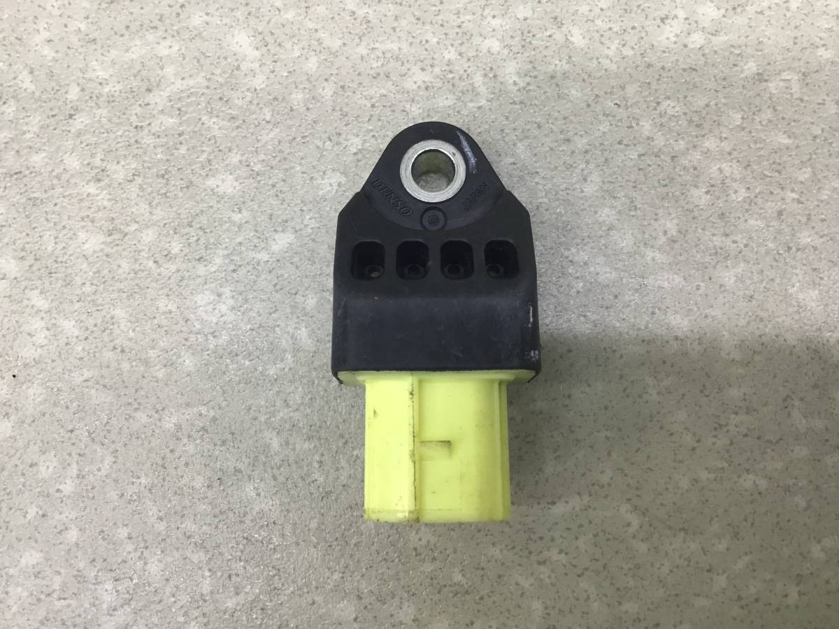 Датчик AIR BAG Toyota Highlander (U40) 2007-2013 Датчик AIR BAG Toyota Highlander (U40) 2007-2013