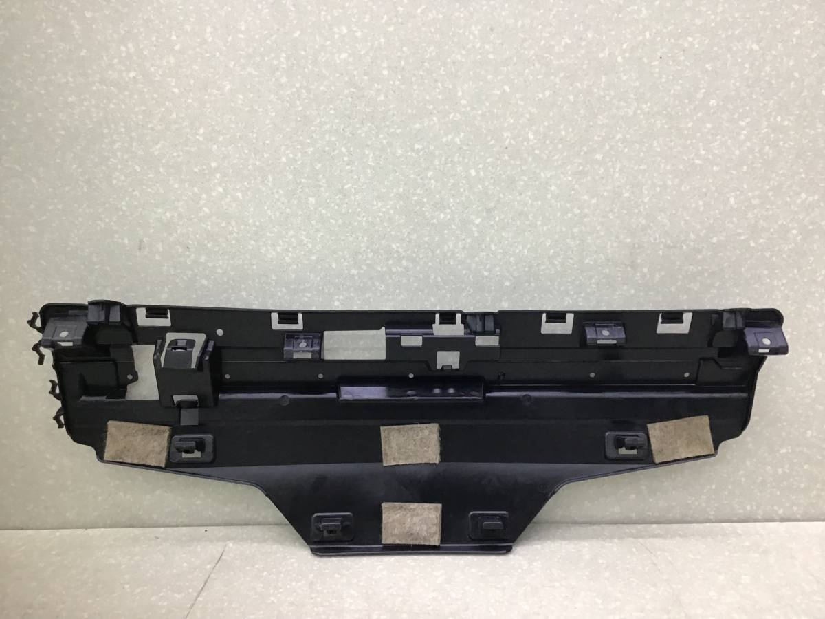 Кронштейн заднего бампера BMW 3-series F30/F31 2011> Кронштейн заднего бампера BMW 3-series F30/F31 2011>