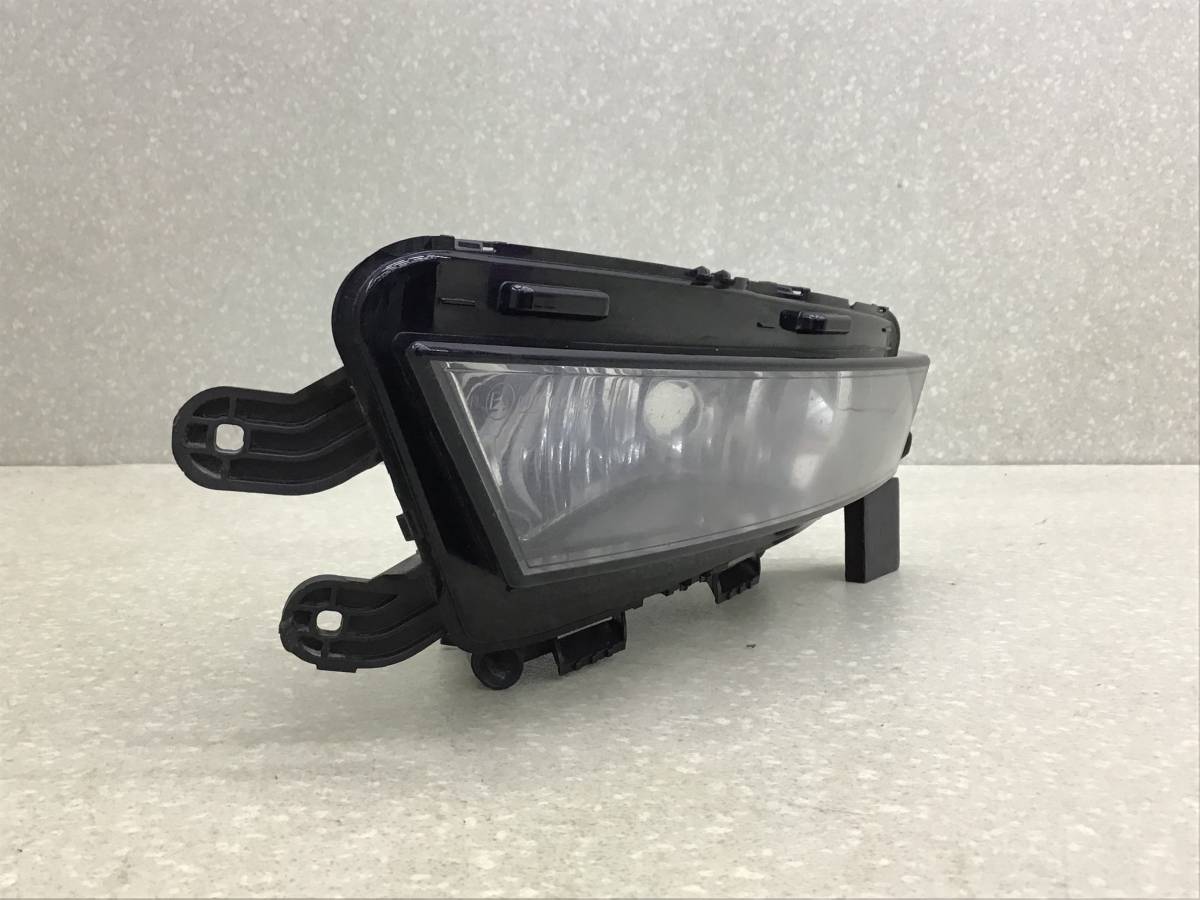 Фара противотуманная левая Skoda Octavia A7 (5E) 2013-2020 Фара противотуманная левая Skoda Octavia A7 (5E) 2013-2020