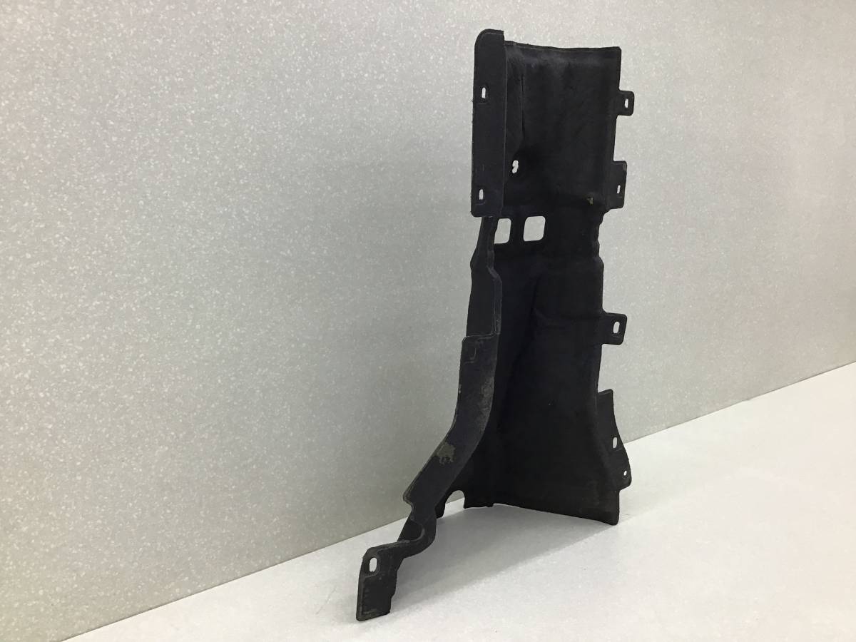 Экран тепловой Land Rover Range Rover 4 (L405) 2012-2022 Экран тепловой Land Rover Range Rover 4 (L405) 2012-2022