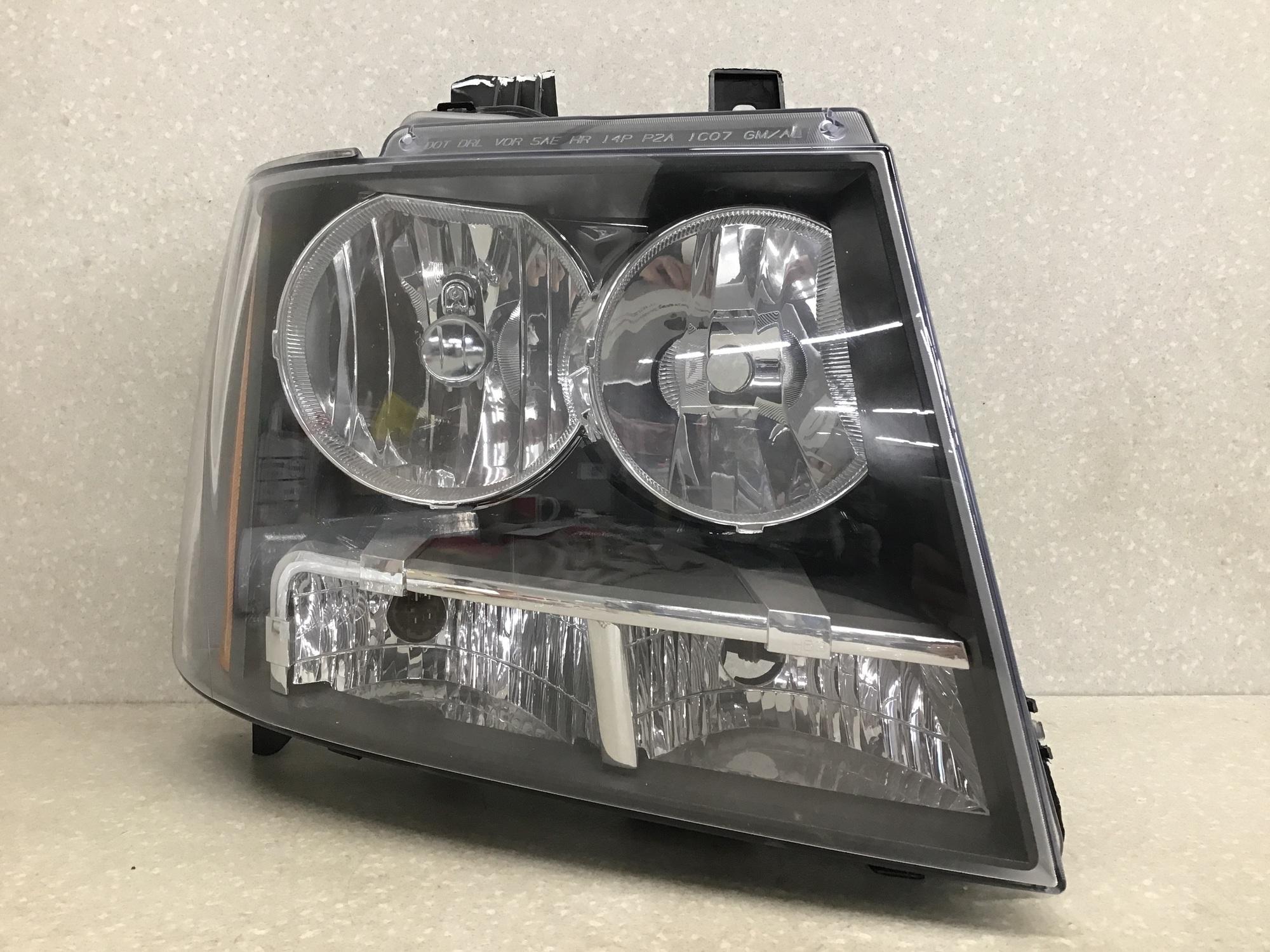 Фара правая, Chevrolet Tahoe III 2006-2014 Фара правая, Chevrolet Tahoe III 2006-2014