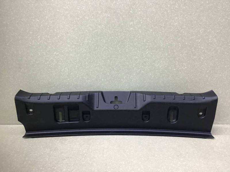 Накладка замка багажника BMW 5-series F10/F11 2009-2016 Накладка замка багажника BMW 5-series F10/F11 2009-2016
