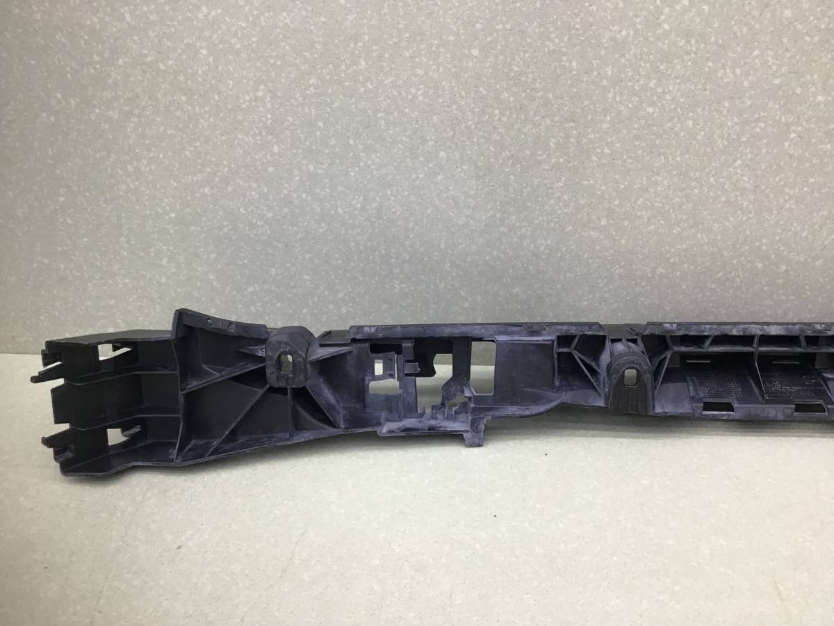 Кронштейн заднего бампера Audi Q8 (4MN) 2018-н.в.