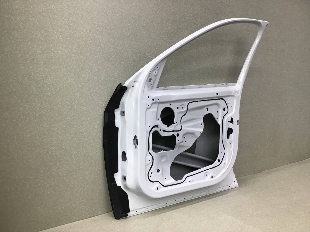 Дверь передняя правая BMW X1 F48 2014> Дверь передняя правая BMW X1 F48 2014>