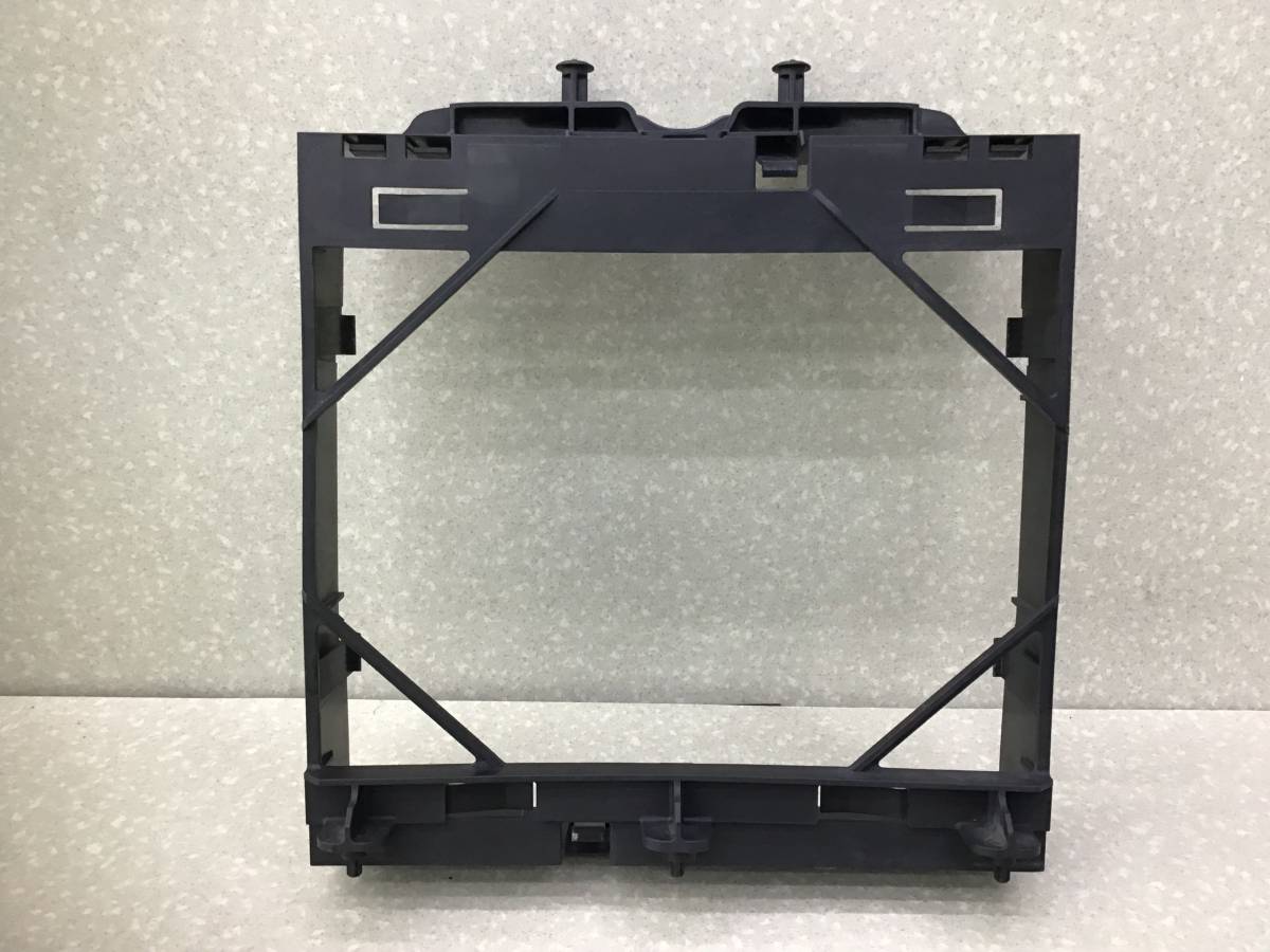 Рамка радиатора BMW 5-series F10/F11 2009-2016 Рамка радиатора BMW 5-series F10/F11 2009-2016
