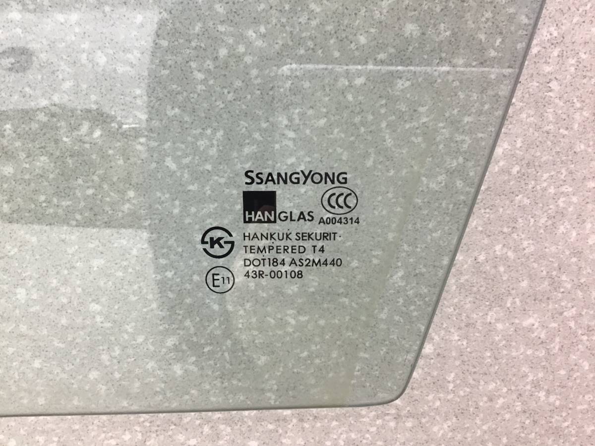 Стекло двери передней левой SsangYong Rexton 1 2001-2006