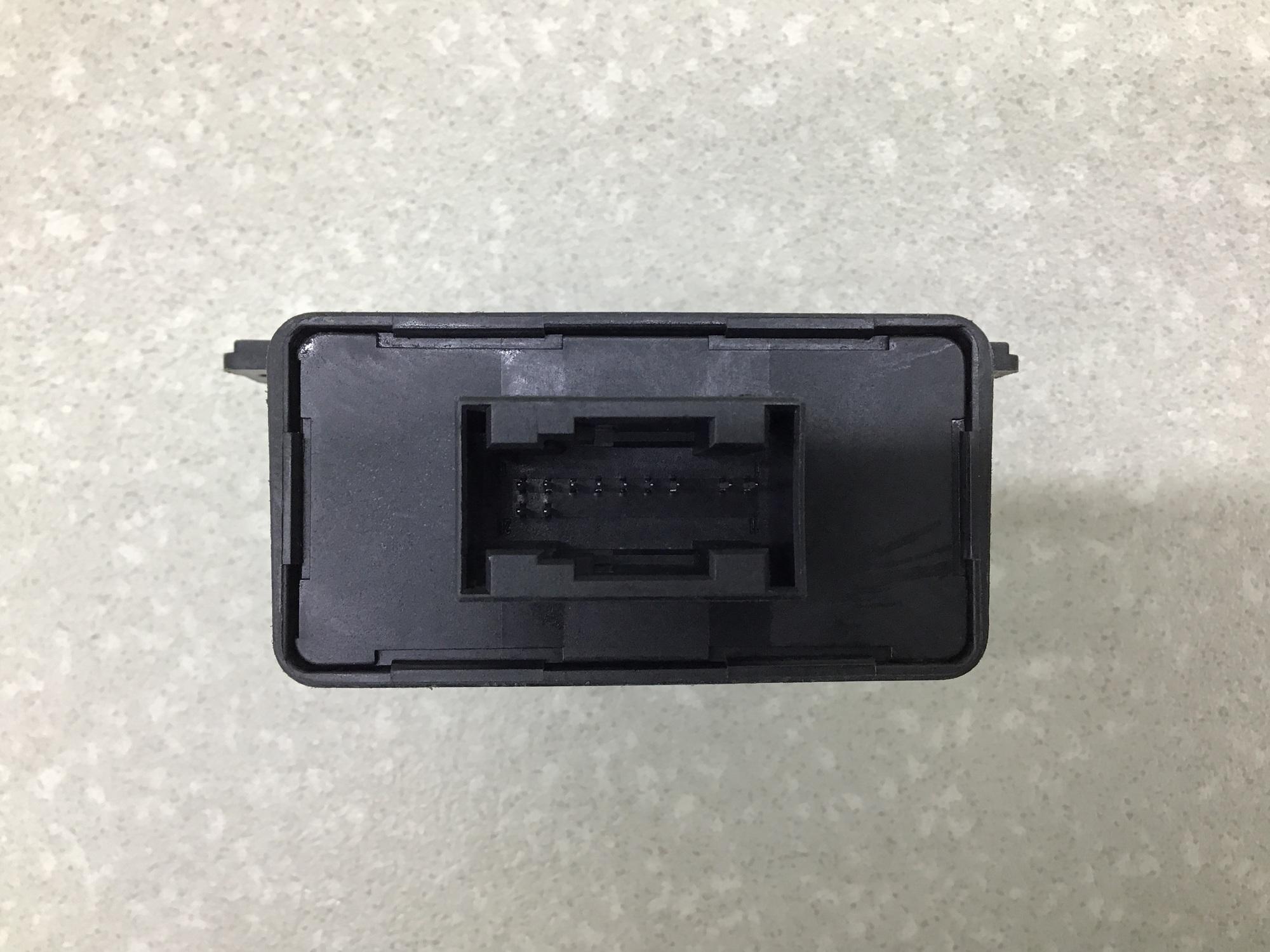 Блок электронный Mercedes-Benz E-Class (W211) 2002-2009 Блок электронный Mercedes-Benz E-Class (W211) 2002-2009