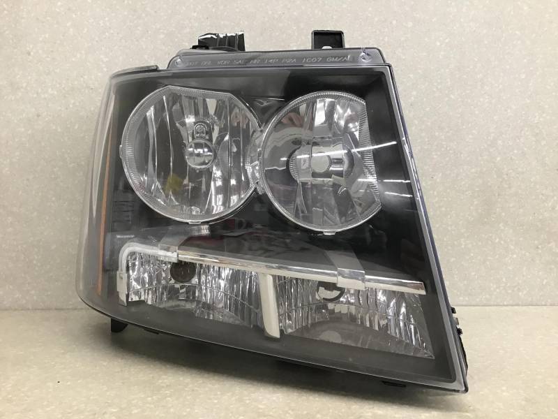 Фара правая, Chevrolet Tahoe III 2006-2014 Фара правая, Chevrolet Tahoe III 2006-2014