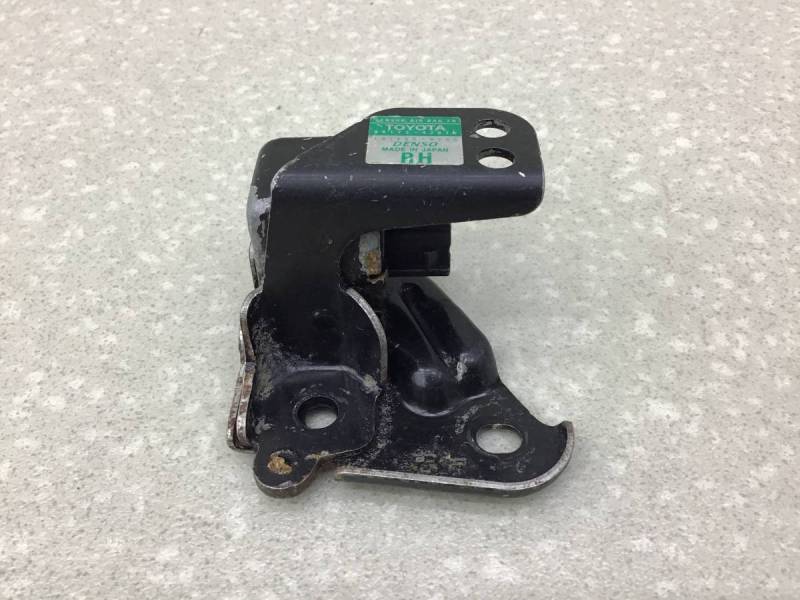 Датчик AIR BAG Toyota Rav 4 (A20) 2000-2005 Датчик AIR BAG Toyota Rav 4 (A20) 2000-2005