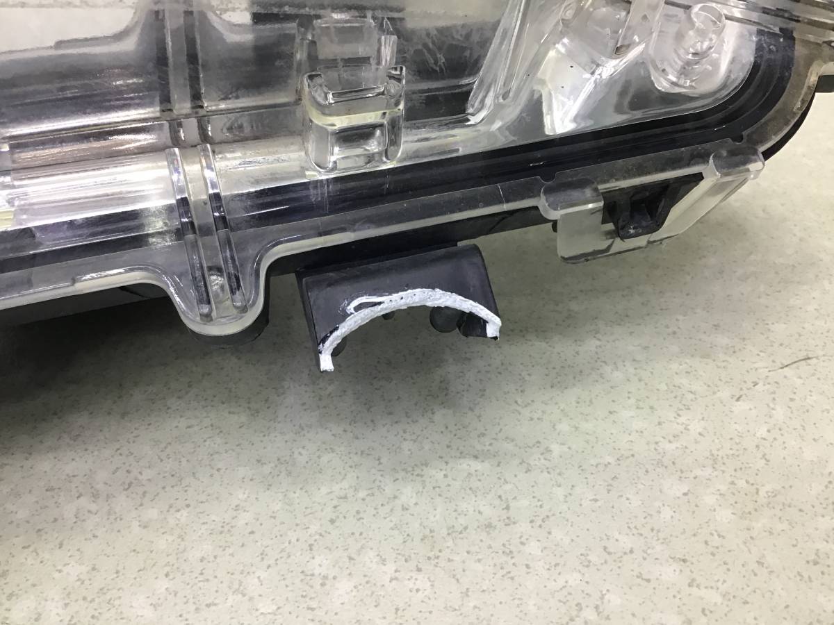 Фара противотуманная левая Lexus LX450D /570 (VDJ201) 2015-2022 Фара противотуманная левая Lexus LX450D /570 (VDJ201) 2015-2022