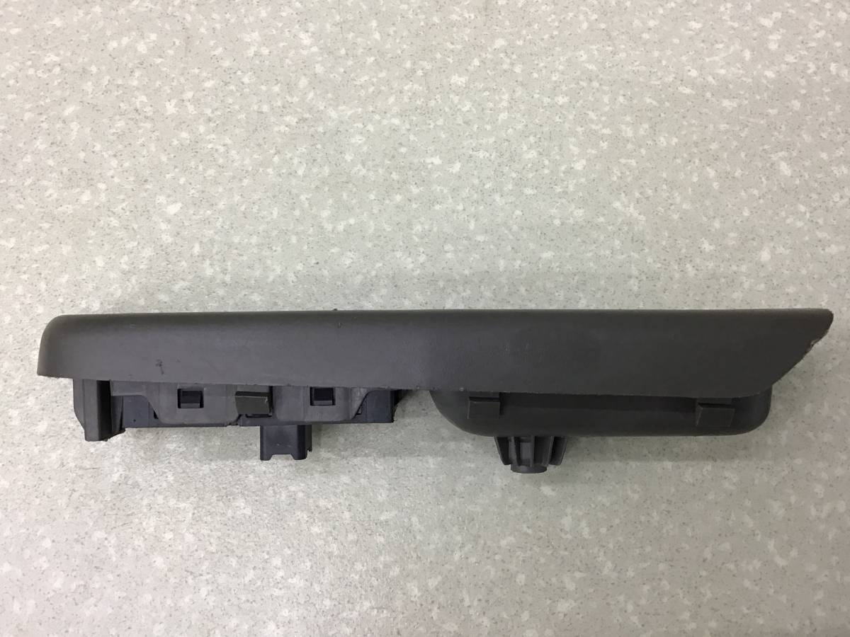 Кнопка стеклоподъемника Chevrolet Cobalt (T250) 2011-2015 Кнопка стеклоподъемника Chevrolet Cobalt (T250) 2011-2015