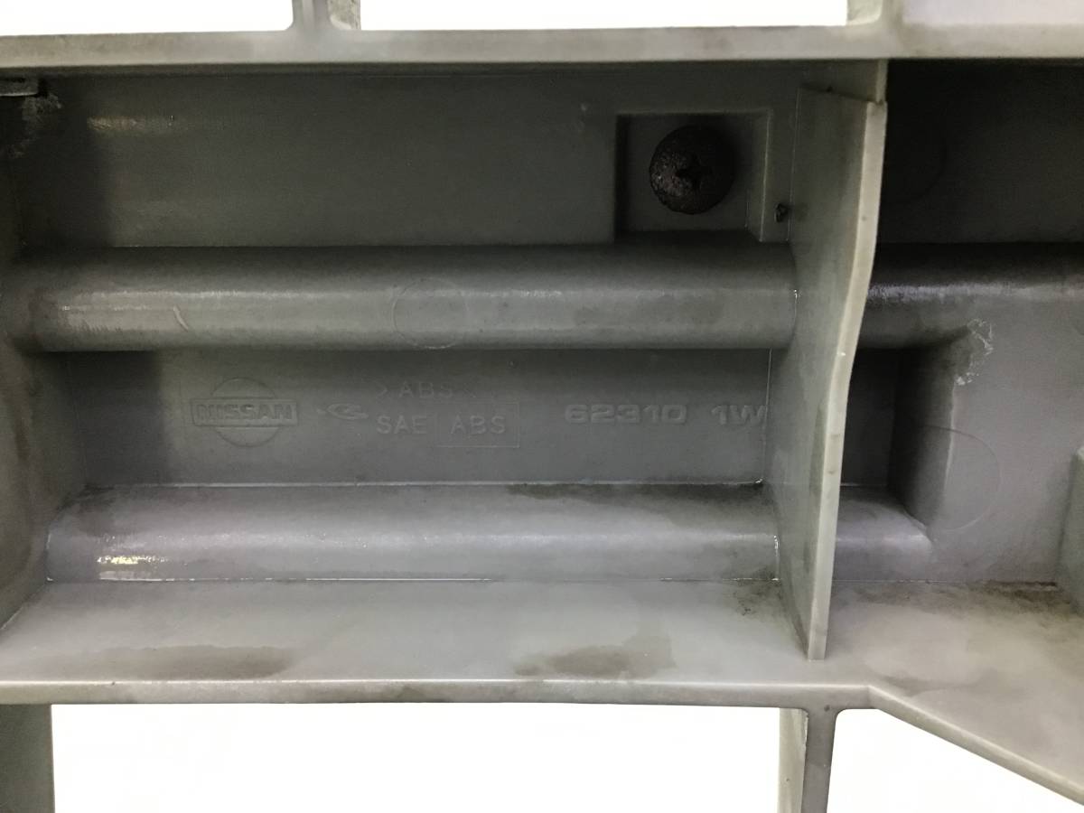 Решетка радиатора Nissan Terrano 2 (R20, R50) 1993-2006г