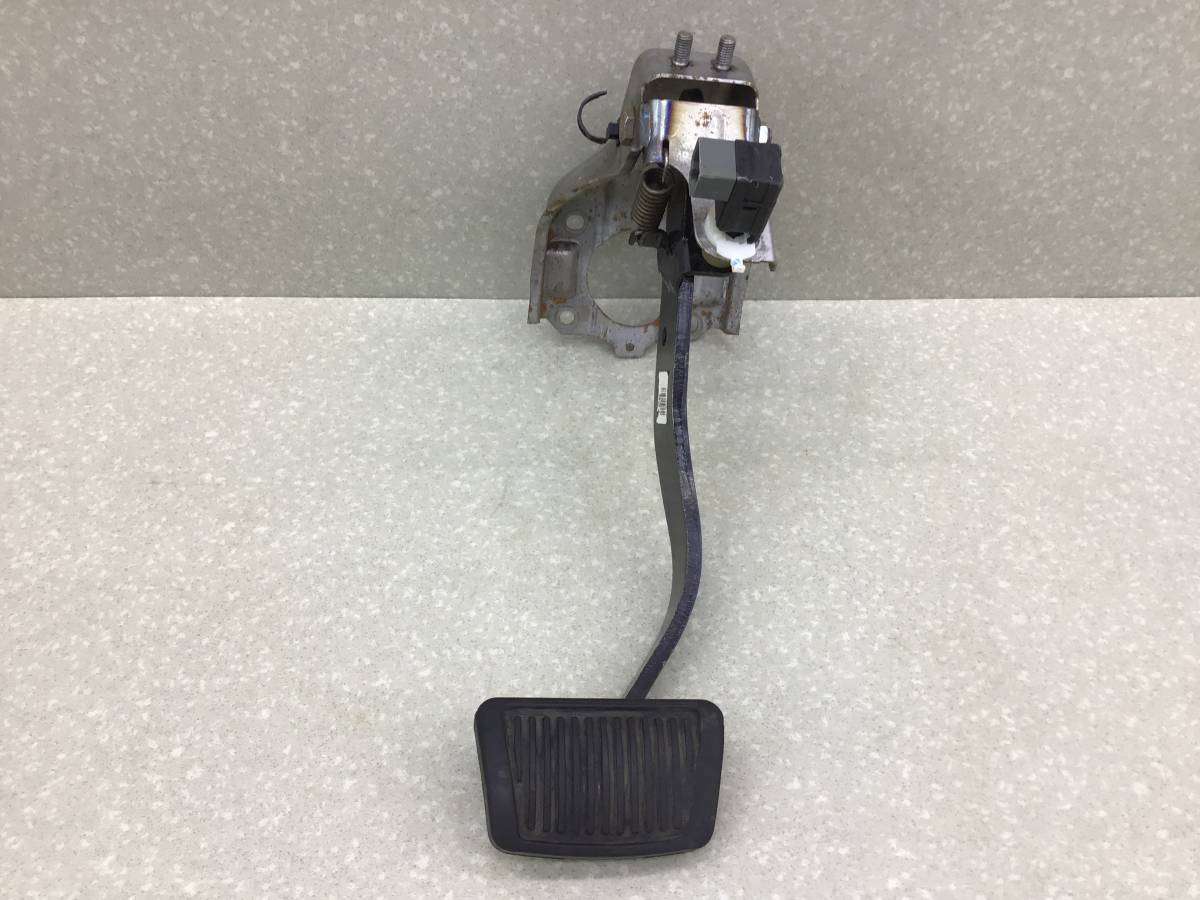 Педаль тормоза Hyundai Sonata 6 (YF) 2010-2014 Педаль тормоза Hyundai Sonata 6 (YF) 2010-2014