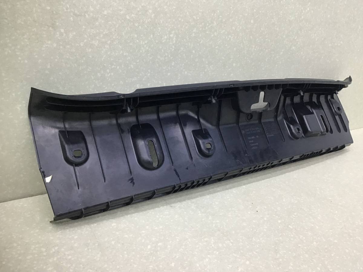 Накладка замка багажника BMW 5-series F10/F11 2009-2016 Накладка замка багажника BMW 5-series F10/F11 2009-2016
