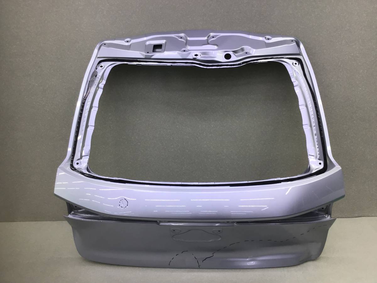Дверь багажника Lexus RX500h (ALH10) Дверь багажника Lexus RX500h (ALH10)