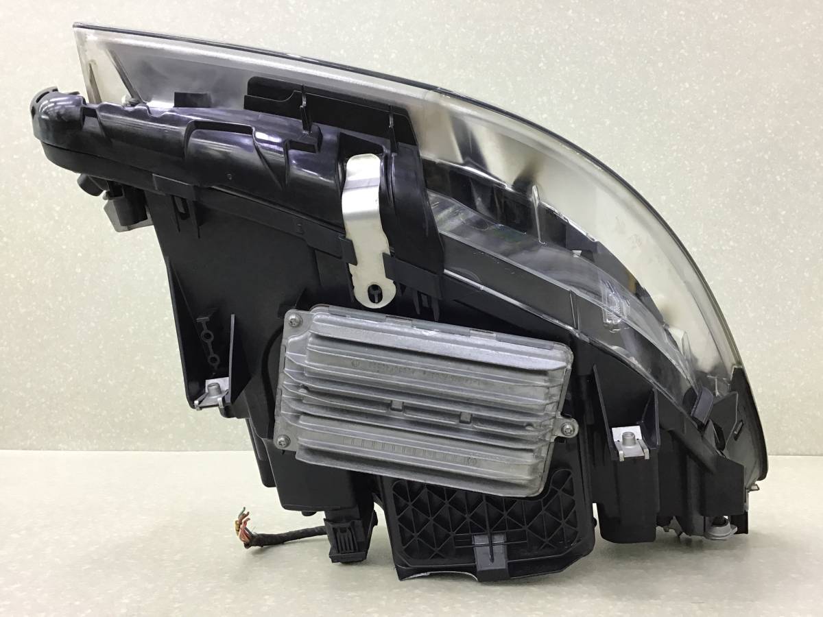 Фара левая BMW 5-series F10/F11 2009-2016 Фара левая BMW 5-series F10/F11 2009-2016