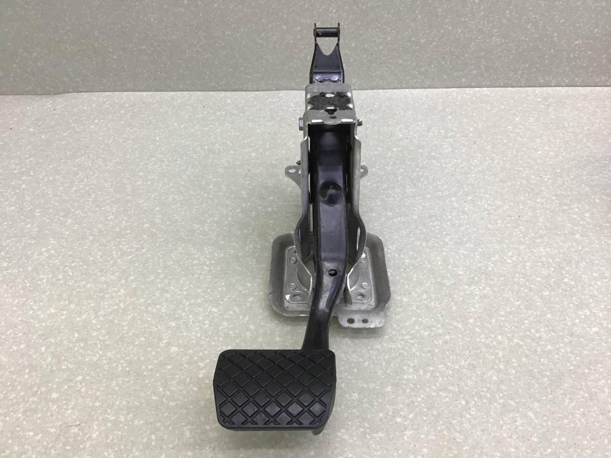 Педаль тормоза Volkswagen Jetta (1K) 2006-2011 Педаль тормоза Volkswagen Jetta (1K) 2006-2011