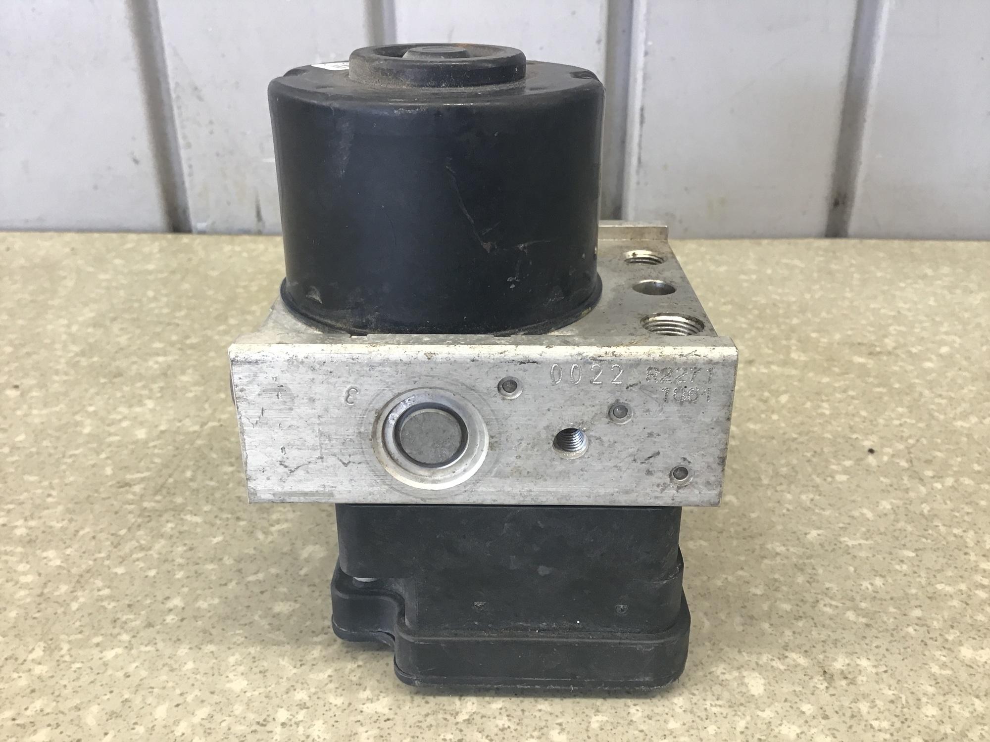 Блок ABS (насос) Skoda Octavia A5 (1Z5) 2004-2013 Блок ABS (насос) Skoda Octavia A5 (1Z5) 2004-2013
