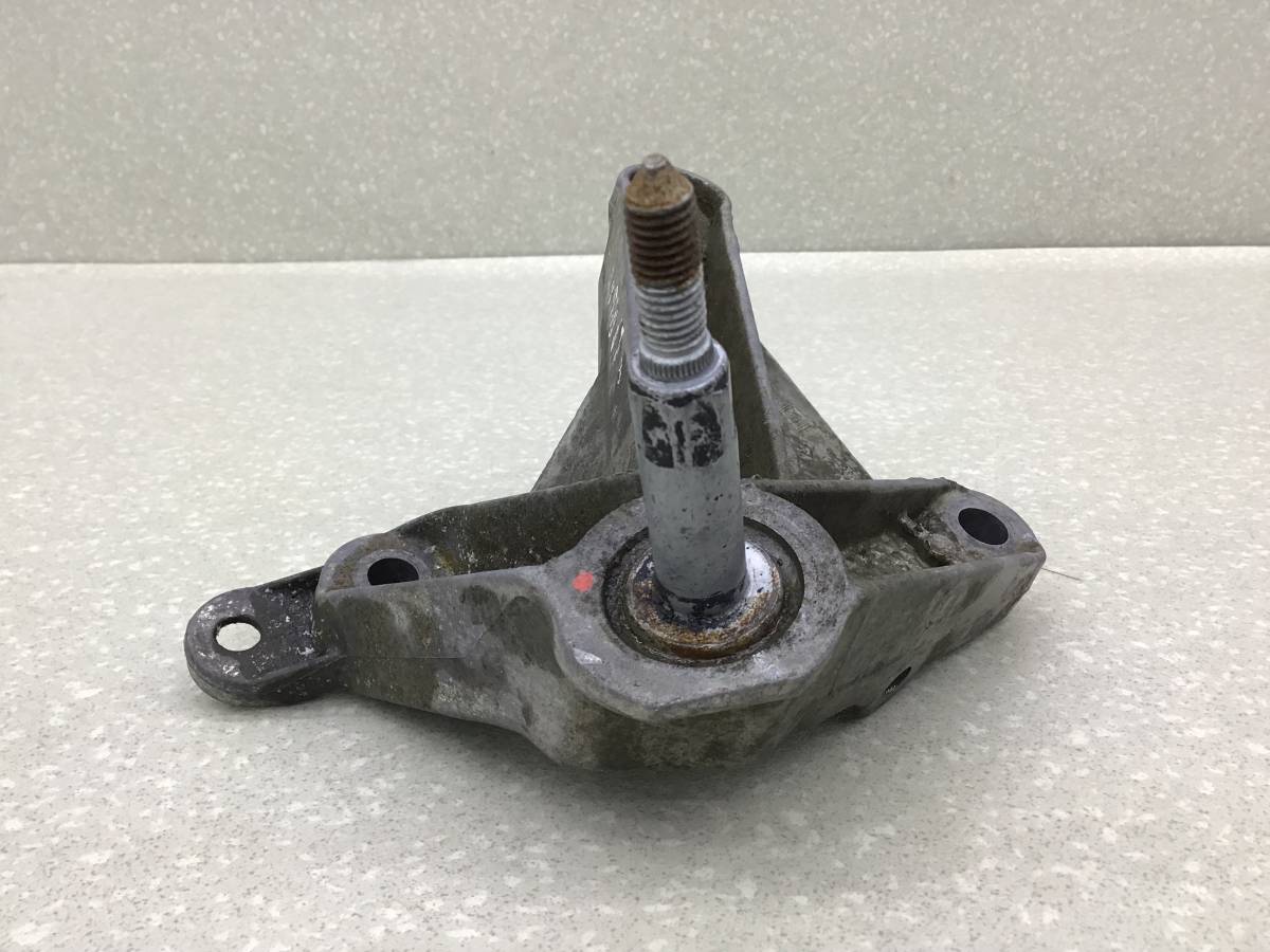 Кронштейн КПП Renault Logan (1) 2005-2014 Кронштейн КПП Renault Logan (1) 2005-2014