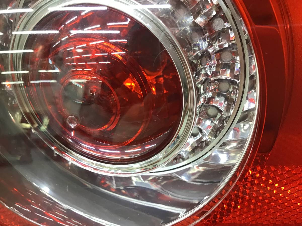 Фонарь задний внутренний правый Volkswagen Passat B6 2005-2010 Фонарь задний внутренний правый Volkswagen Passat B6 2005-2010
