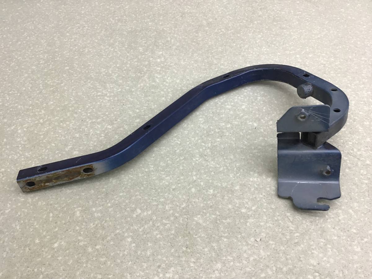 Петля крышки багажника Mitsubishi Lancer 9 (CS/Classic) 2000-2011 Петля крышки багажника Mitsubishi Lancer 9 (CS/Classic) 2000-2011