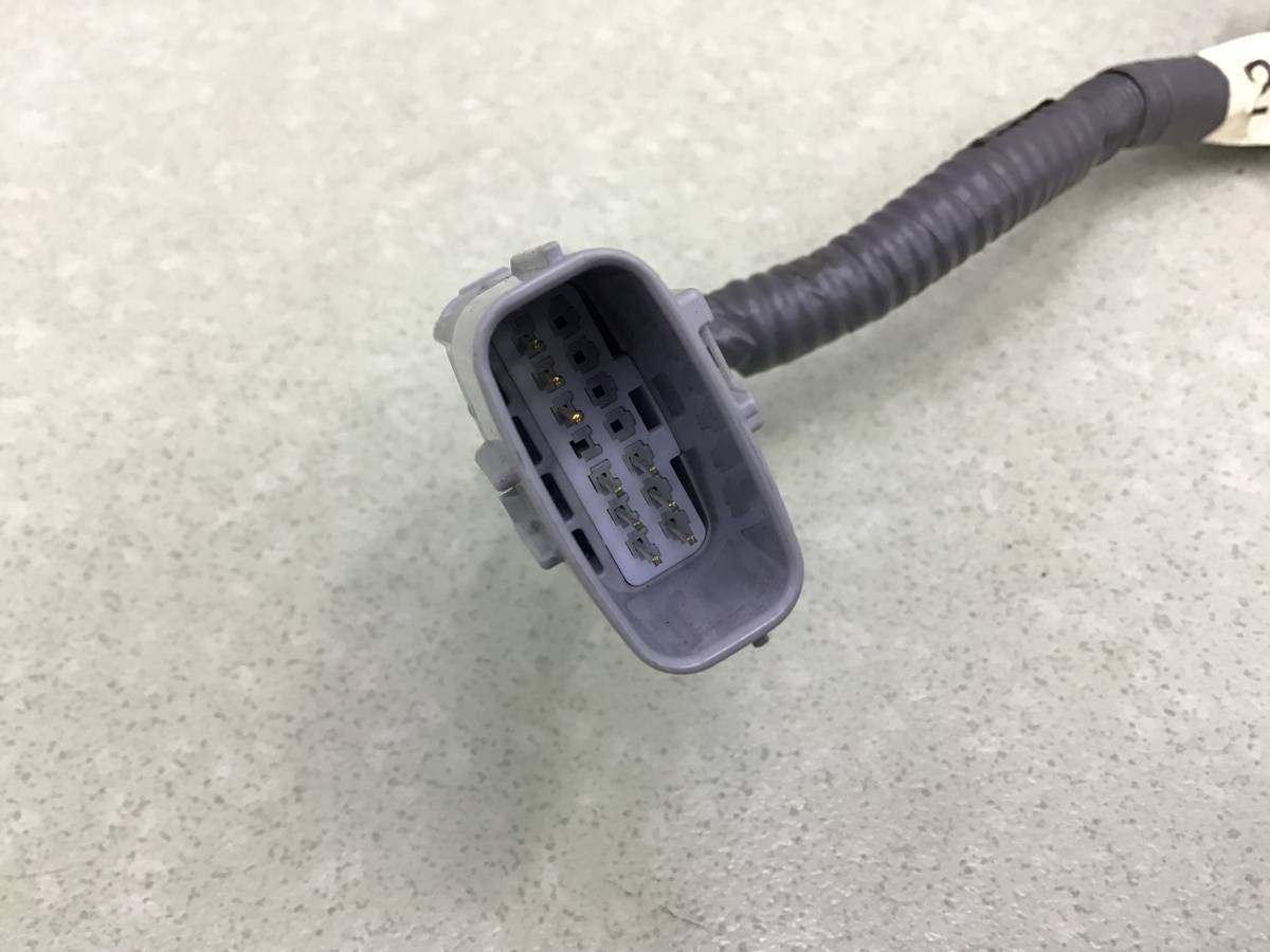 Рейка топливная (рампа) Toyota Land Cruiser (J300) 2021>