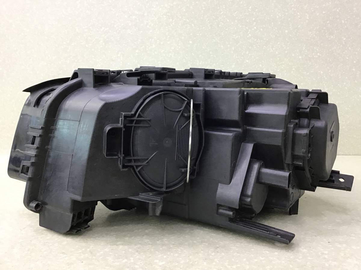 Фара правая BMW X3 E83 2004-2010 Фара правая BMW X3 E83 2004-2010