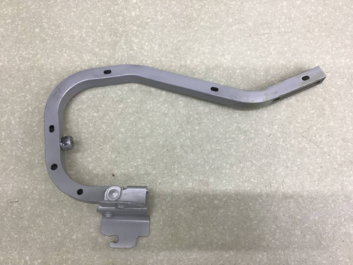 Петля крышки багажника Mitsubishi Lancer 9 (CS/Classic) 2000-2011 Петля крышки багажника Mitsubishi Lancer 9 (CS/Classic) 2000-2011