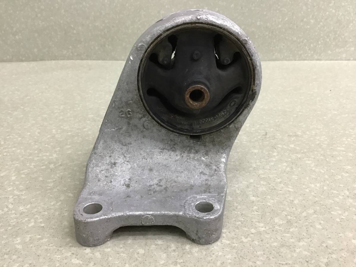 Опора КПП левая Nissan Almera Classic (B10) 2006-2013 Опора КПП левая Nissan Almera Classic (B10) 2006-2013