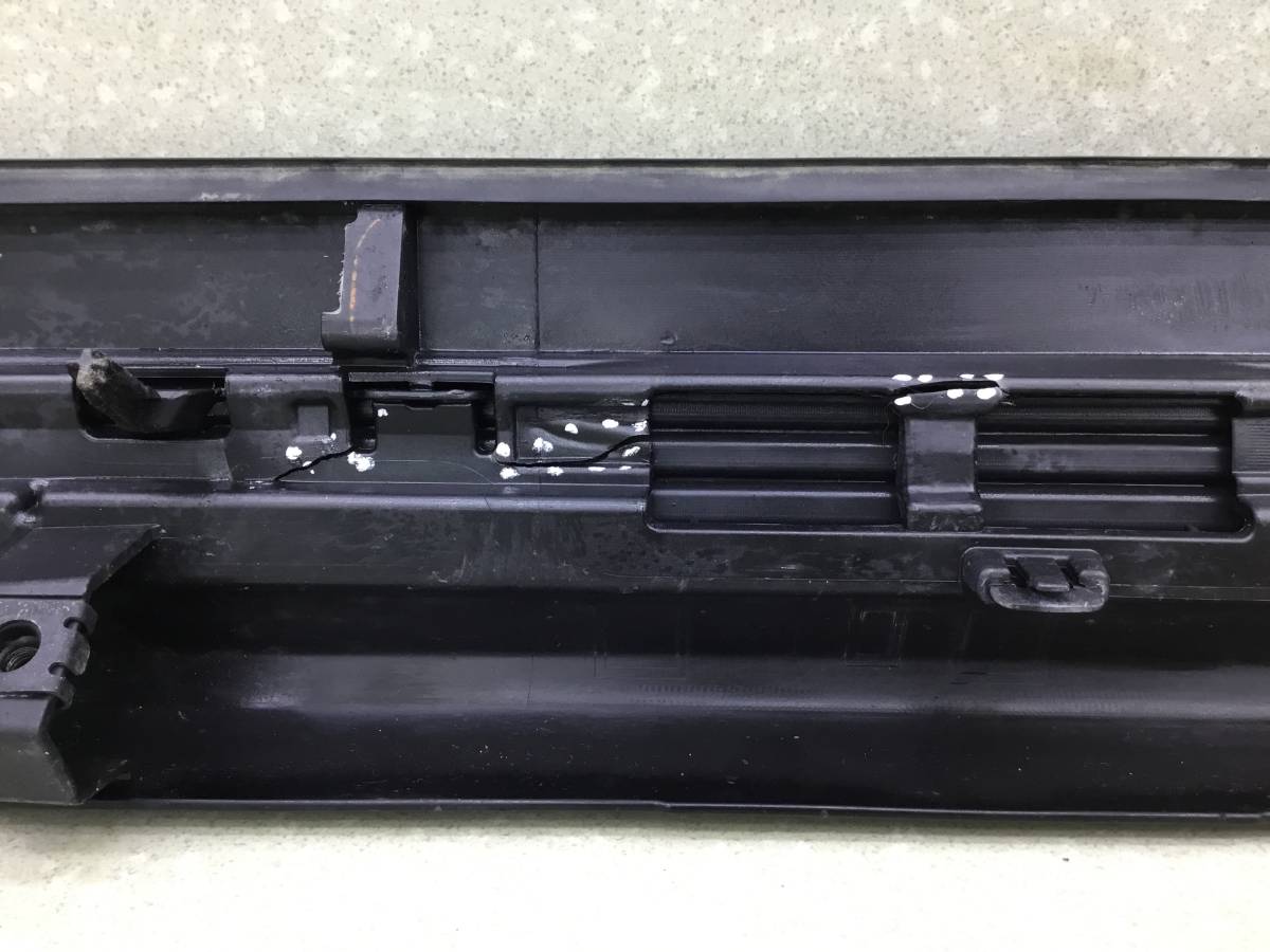Накладка заднего бампера Toyota Land Cruiser 11 (VDJ200) 2007-2021 Накладка заднего бампера Toyota Land Cruiser 11 (VDJ200) 2007-2021