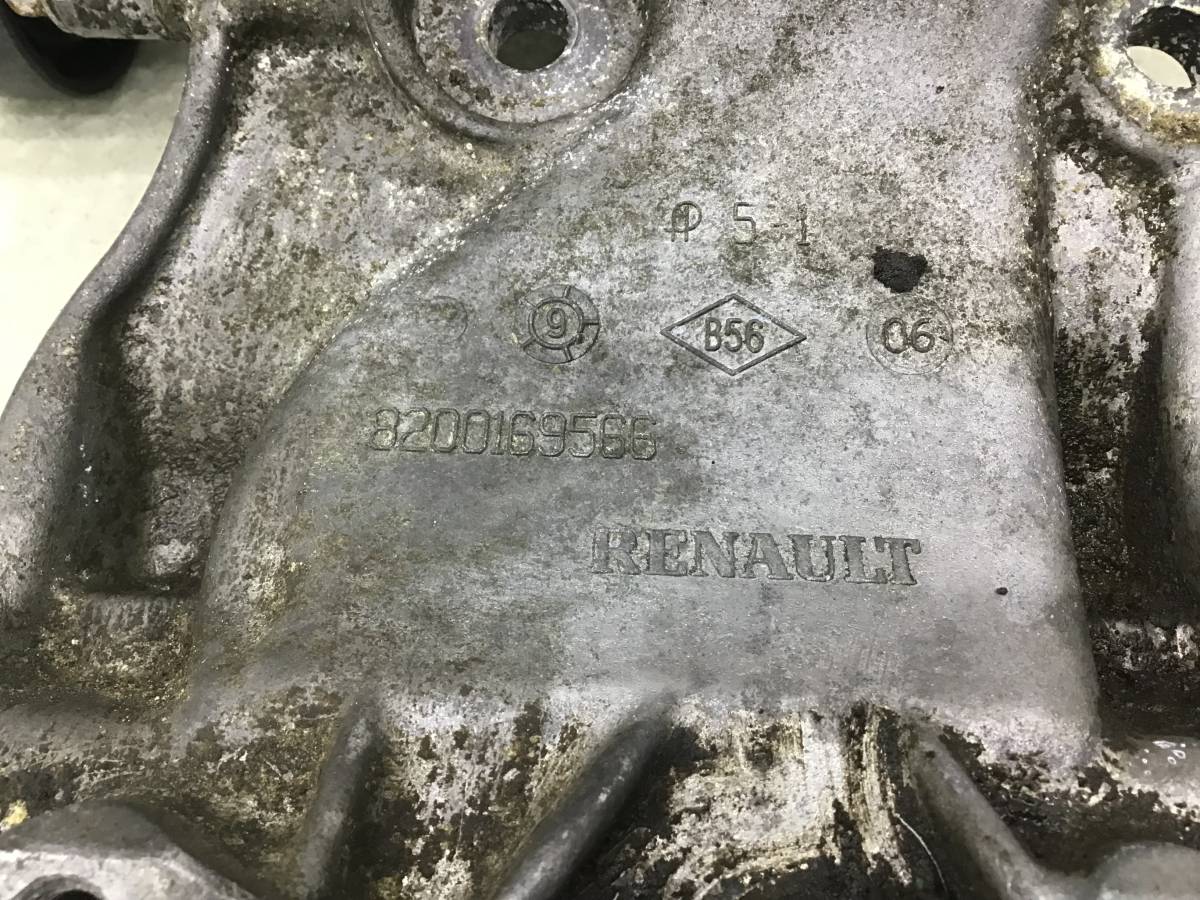 Кронштейн генератора Renault Logan (1) 2005-2014 Кронштейн генератора Renault Logan (1) 2005-2014
