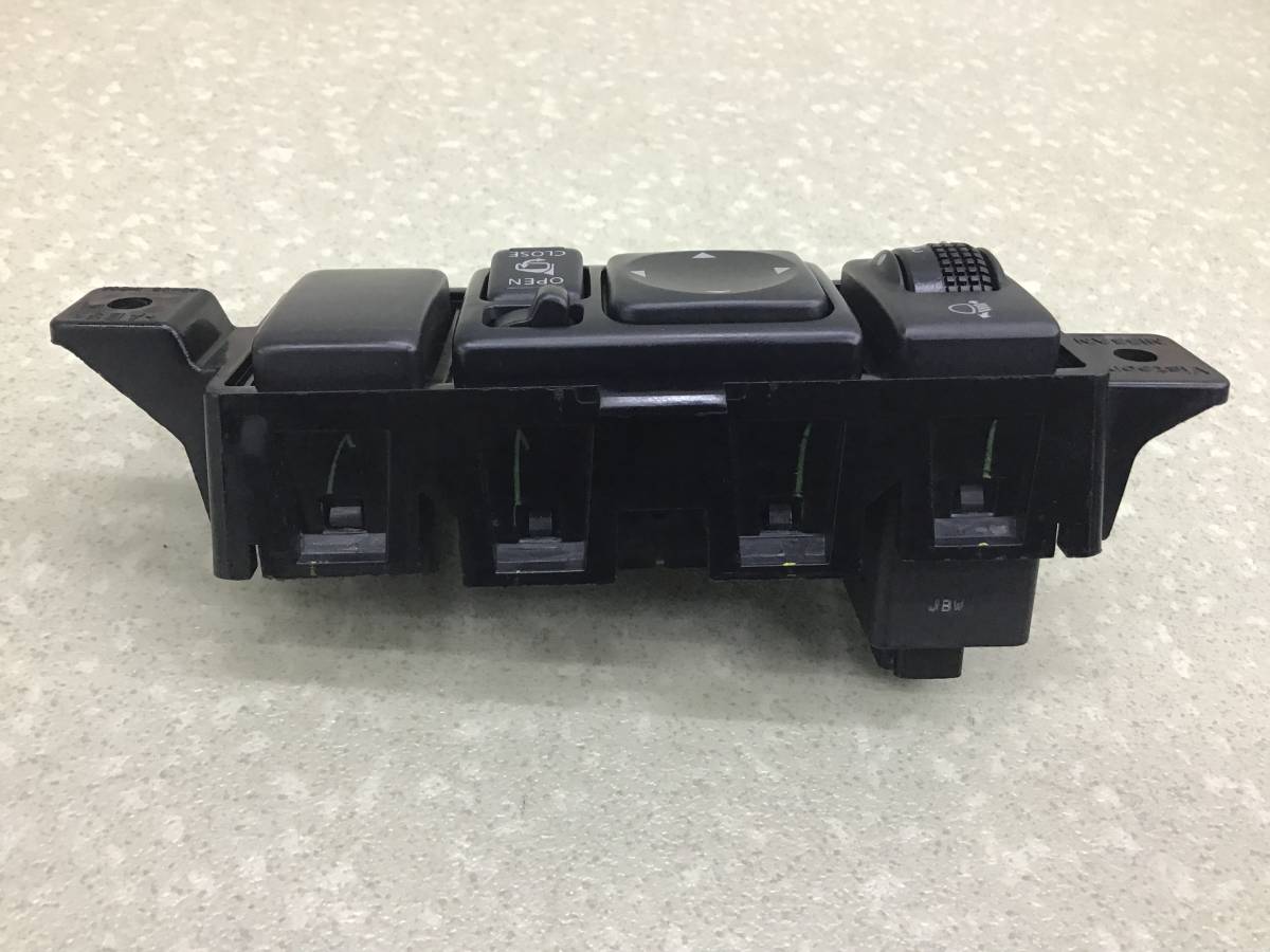 Блок кнопок Nissan Note (E11) 2006-2013 Блок кнопок Nissan Note (E11) 2006-2013