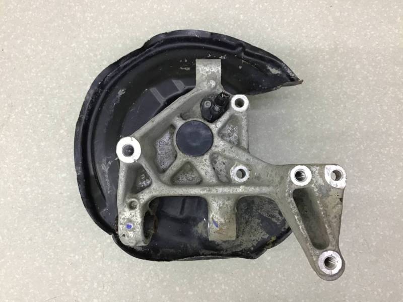Кулак поворотный задний левый Volkswagen Passat B6 2005-2010 Кулак поворотный задний левый Volkswagen Passat B6 2005-2010